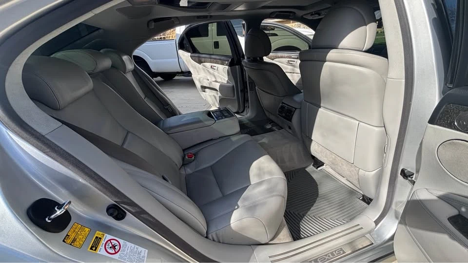 2008 Lexus LS 4th Gen - Image 13 of 20