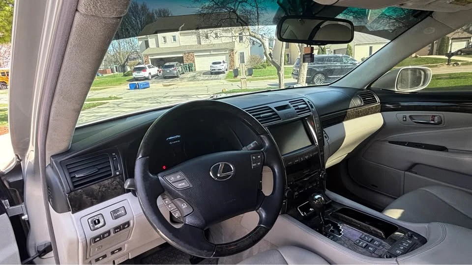 2008 Lexus LS 4th Gen - Image 5 of 20