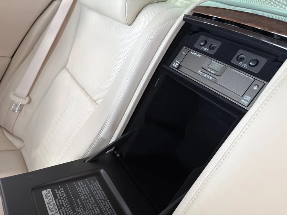 2008 Lexus LS 4th Gen - Image 13 of 20