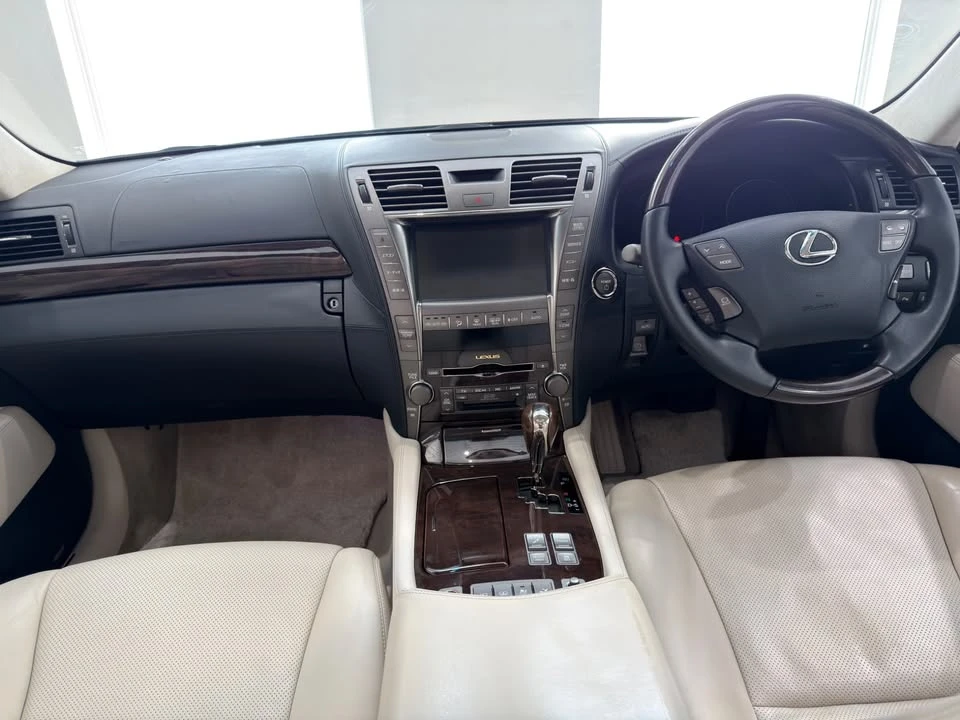 2008 Lexus LS 4th Gen - Image 16 of 20