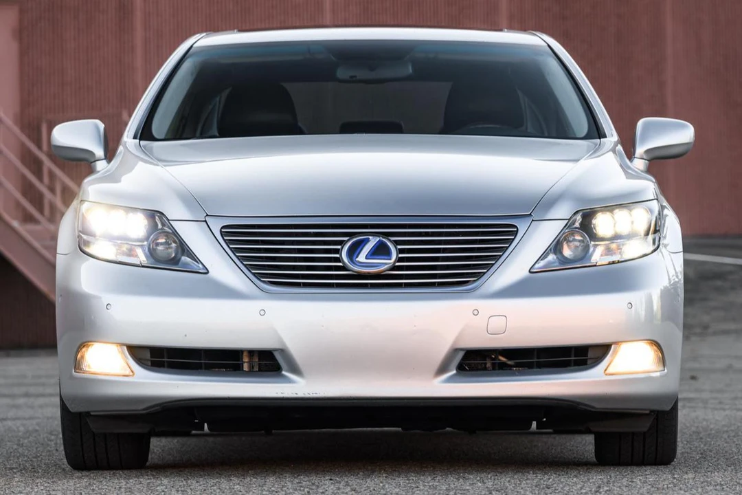 2008 Lexus LS 4th Gen - Image 2 of 31