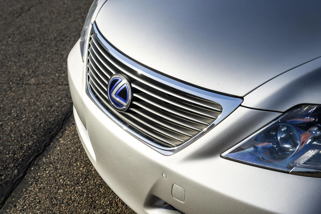 2008 Lexus LS 4th Gen - Image 16 of 31