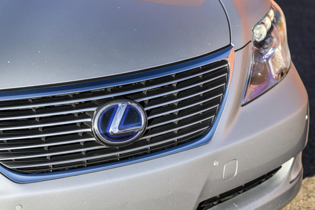 2008 Lexus LS 4th Gen - Image 15 of 31