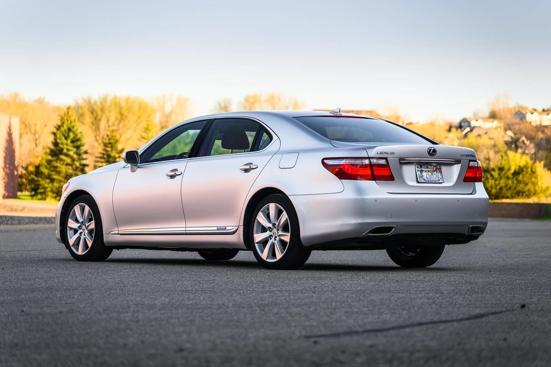 2008 Lexus LS 4th Gen - Image 9 of 31