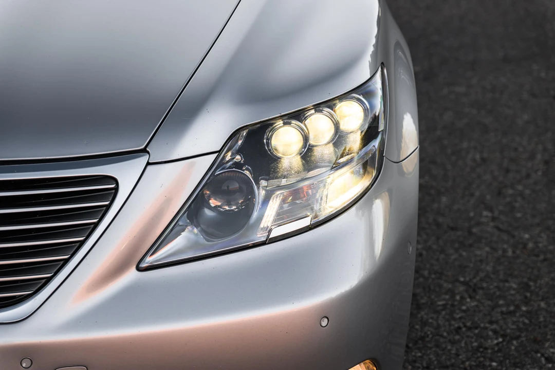 2008 Lexus LS 4th Gen - Image 18 of 31