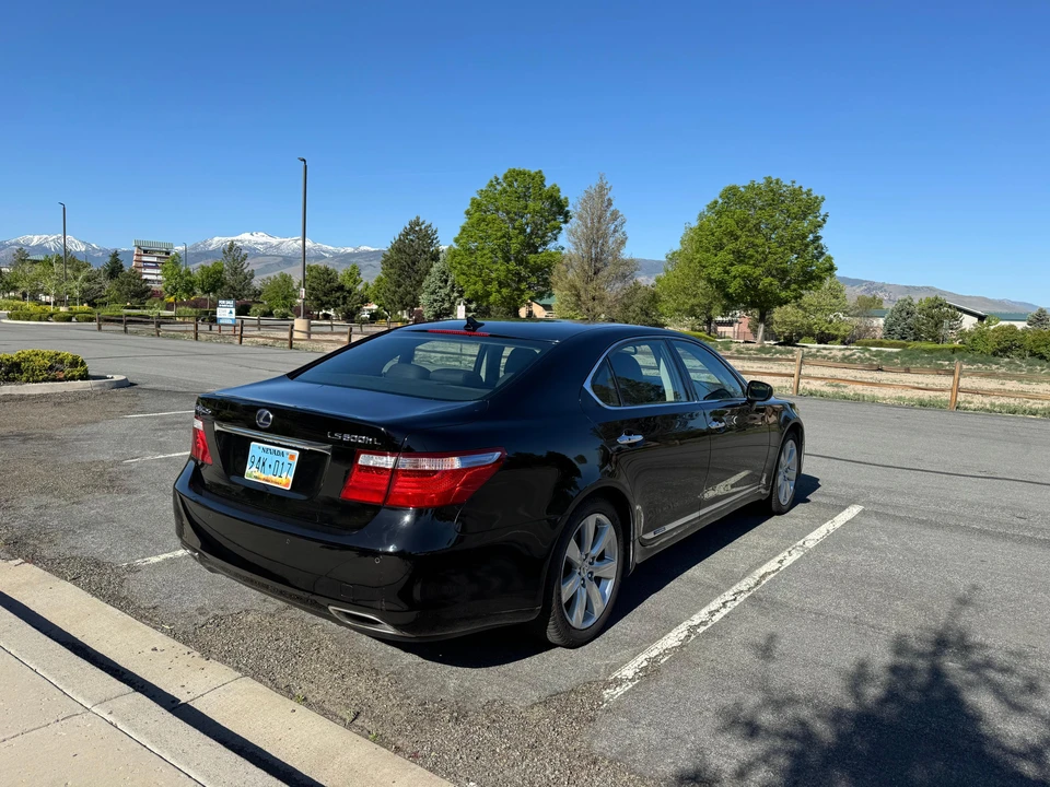 2008 Lexus LS 4th Gen - Image 11 of 31
