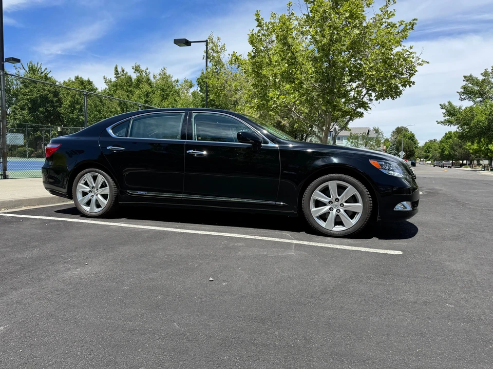 2008 Lexus LS 4th Gen - Image 13 of 31