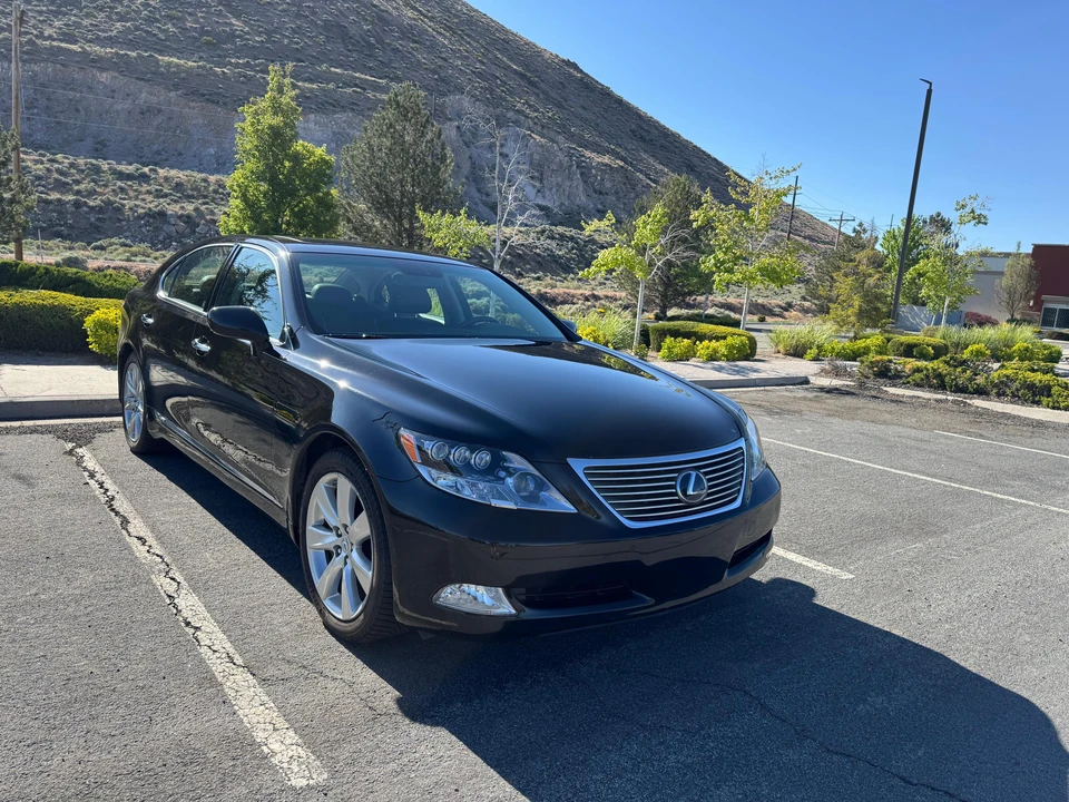 2008 Lexus LS 4th Gen - Image 15 of 31