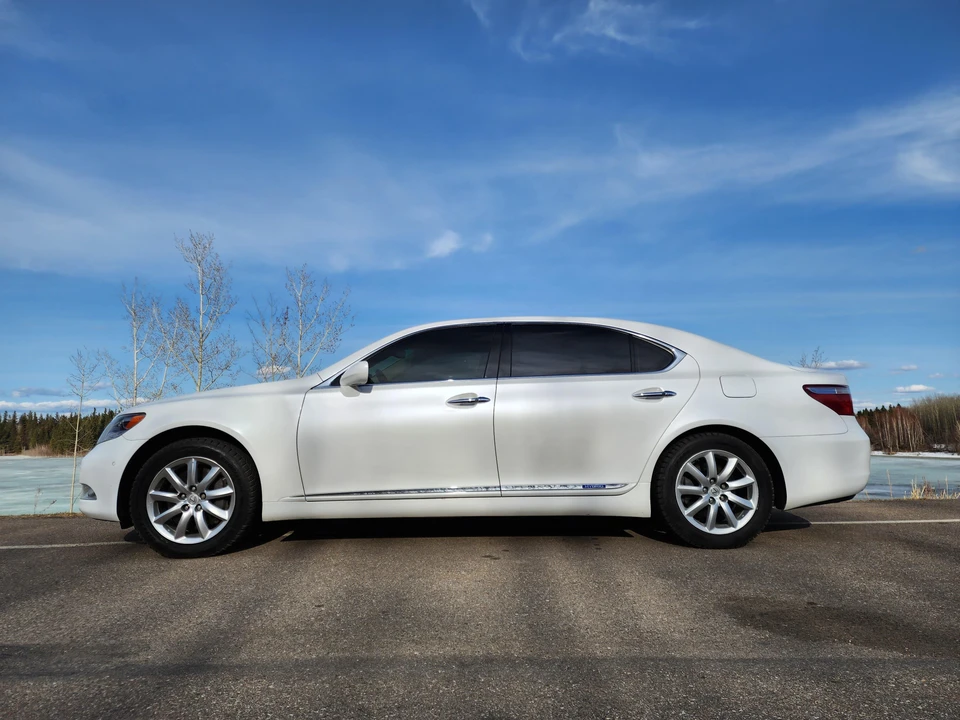 2008 Lexus LS 4th Gen - Image 14 of 31