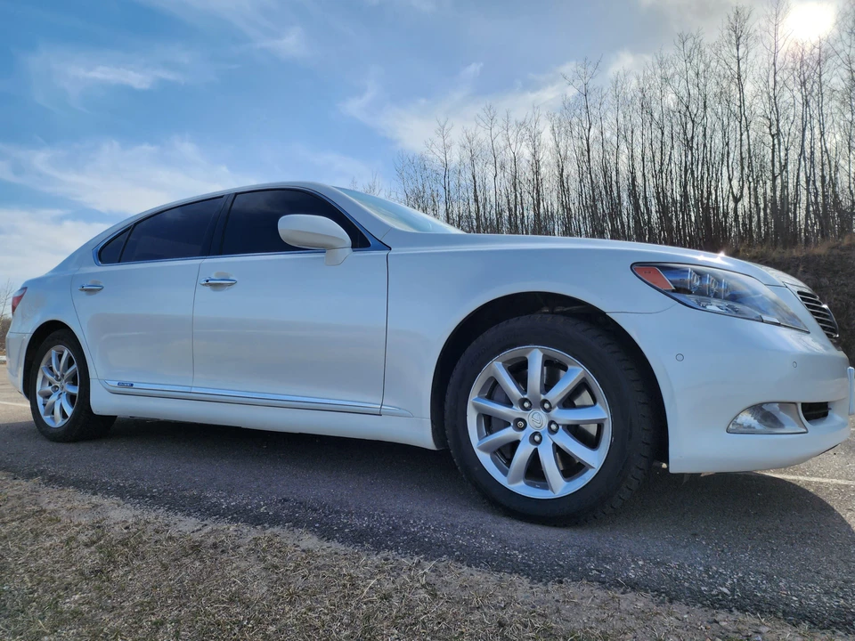2008 Lexus LS 4th Gen - Image 26 of 31