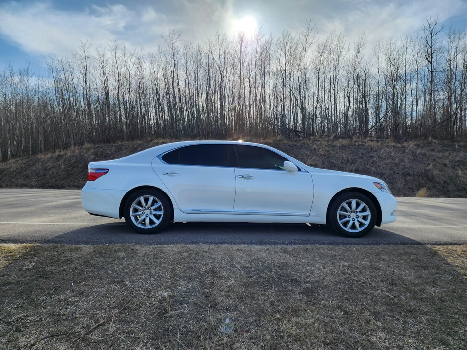 2008 Lexus LS 4th Gen - Image 23 of 31