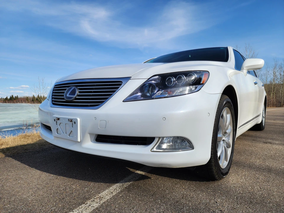 2008 Lexus LS 4th Gen - Image 9 of 31