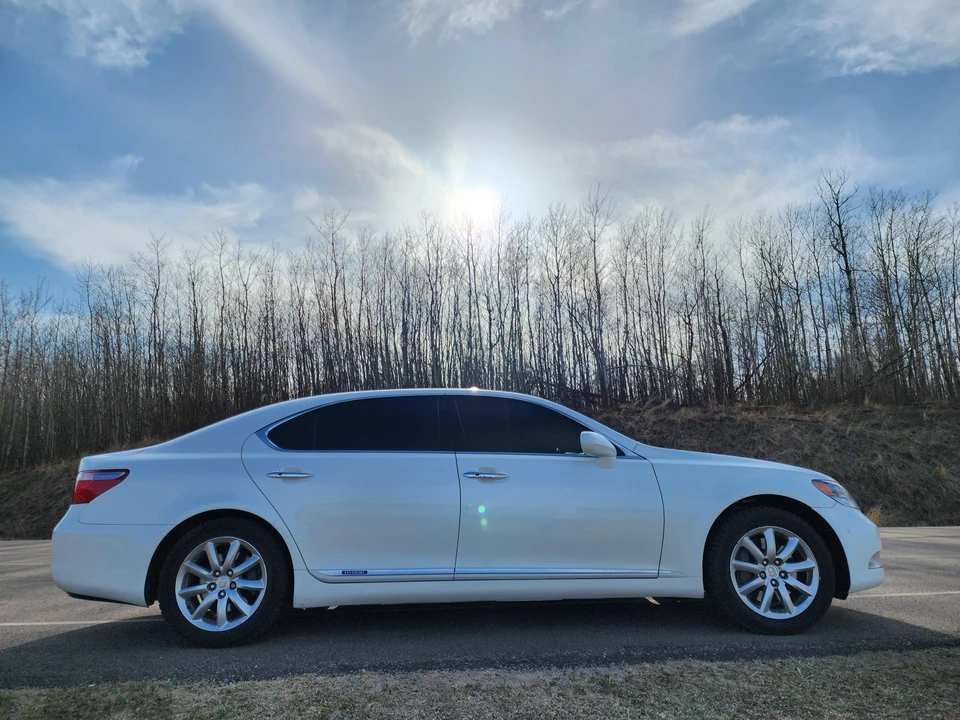 2008 Lexus LS 4th Gen - Image 24 of 31