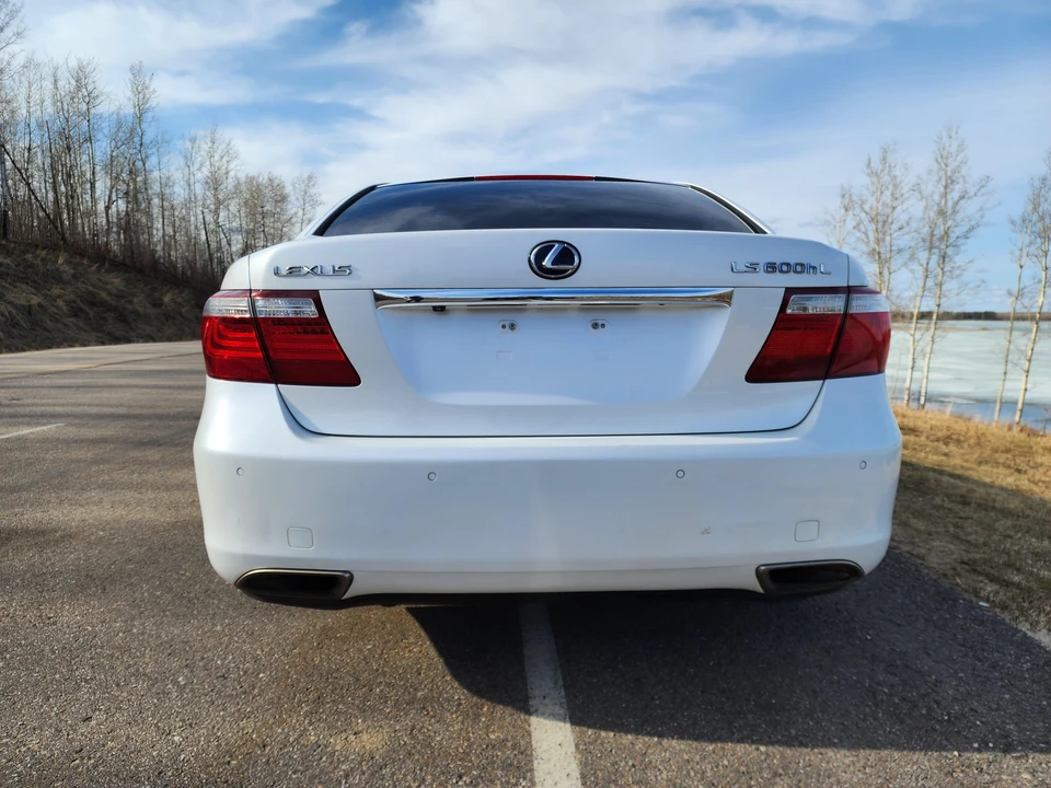 2008 Lexus LS 4th Gen - Image 18 of 31