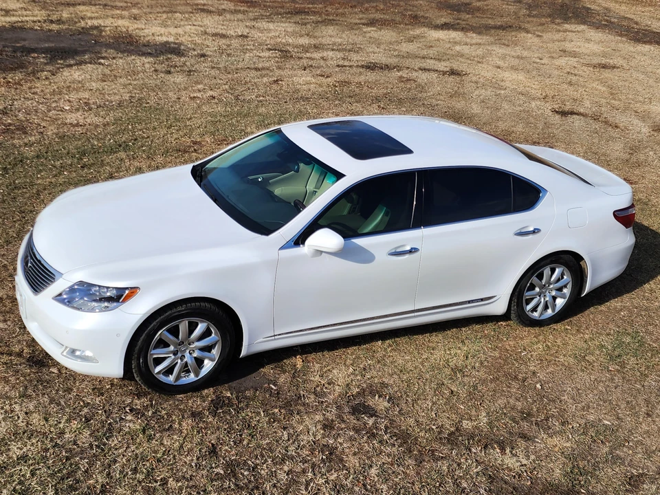 2008 Lexus LS 4th Gen - Image 11 of 31