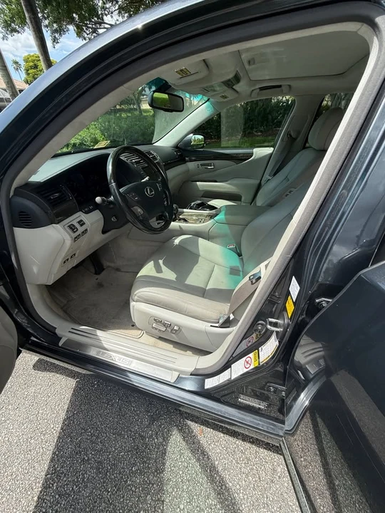 2008 Lexus LS 4th Gen - Image 10 of 17
