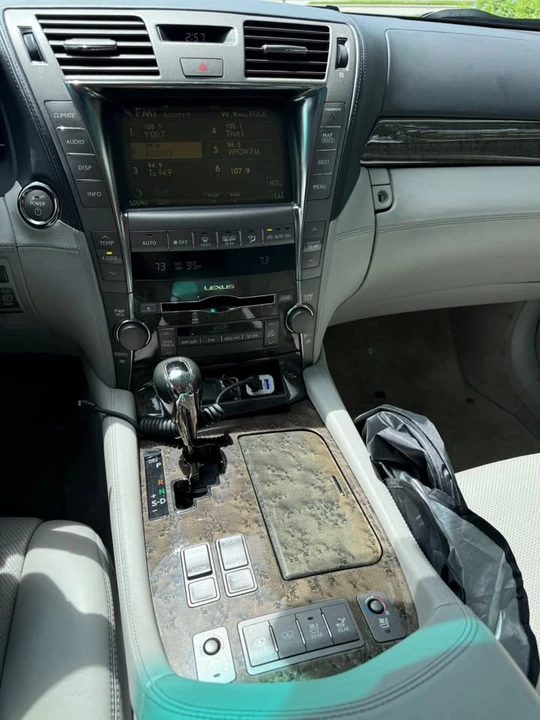 2008 Lexus LS 4th Gen - Image 3 of 17