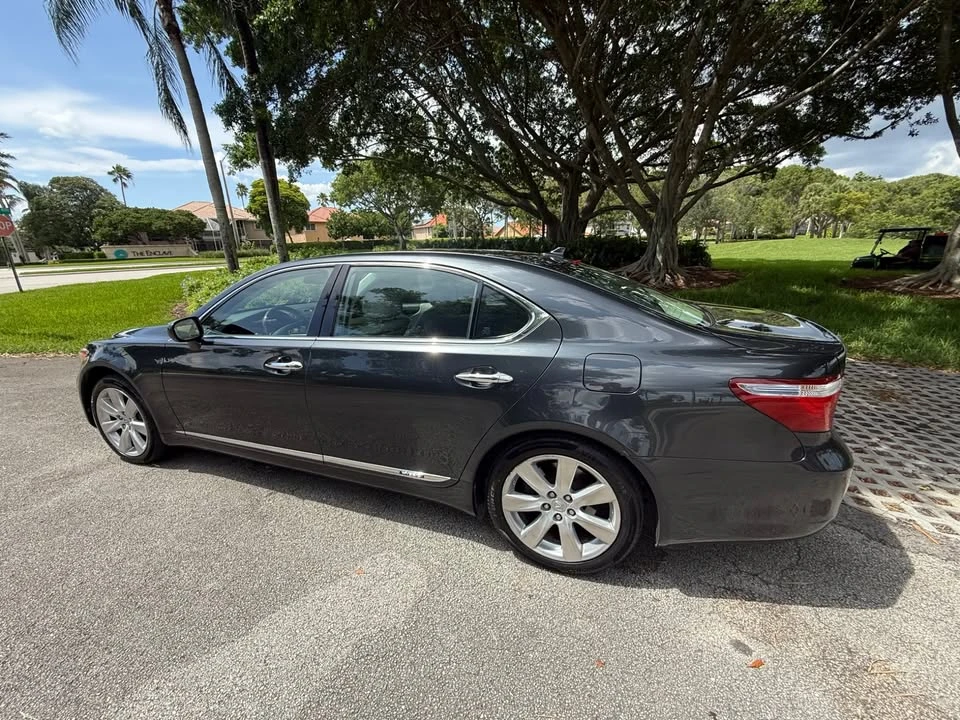 2008 Lexus LS 4th Gen - Image 11 of 17