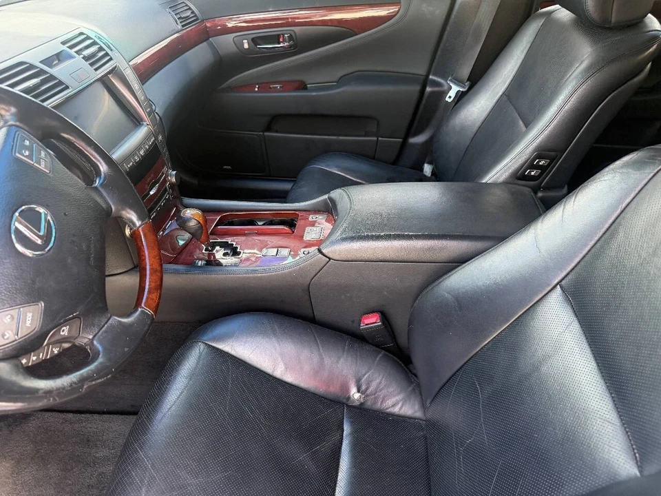 2008 Lexus LS 4th Gen - Image 16 of 31