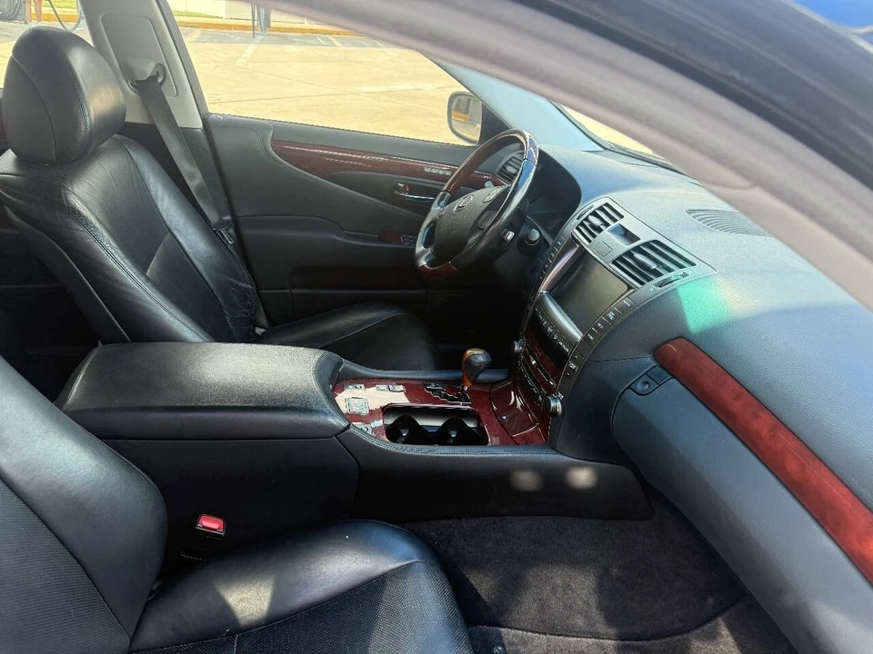 2008 Lexus LS 4th Gen - Image 27 of 31