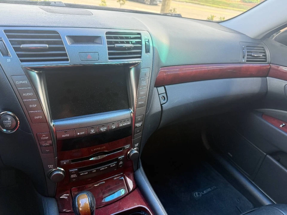 2008 Lexus LS 4th Gen - Image 25 of 31