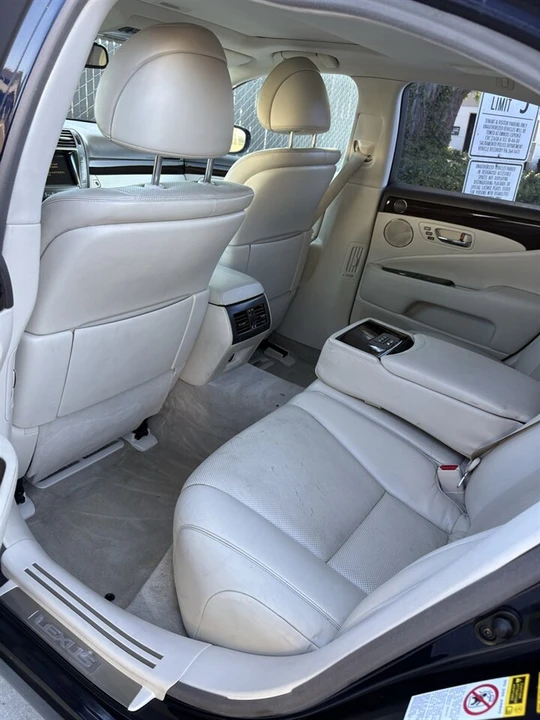 2008 Lexus LS 4th Gen - Image 10 of 12