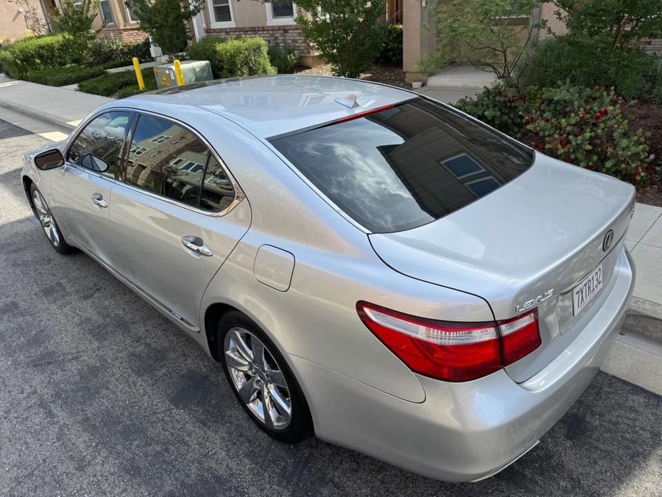 2008 Lexus LS 4th Gen - Image 6 of 31