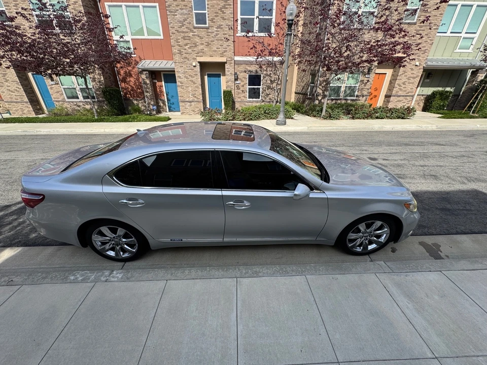 2008 Lexus LS 4th Gen - Image 14 of 31