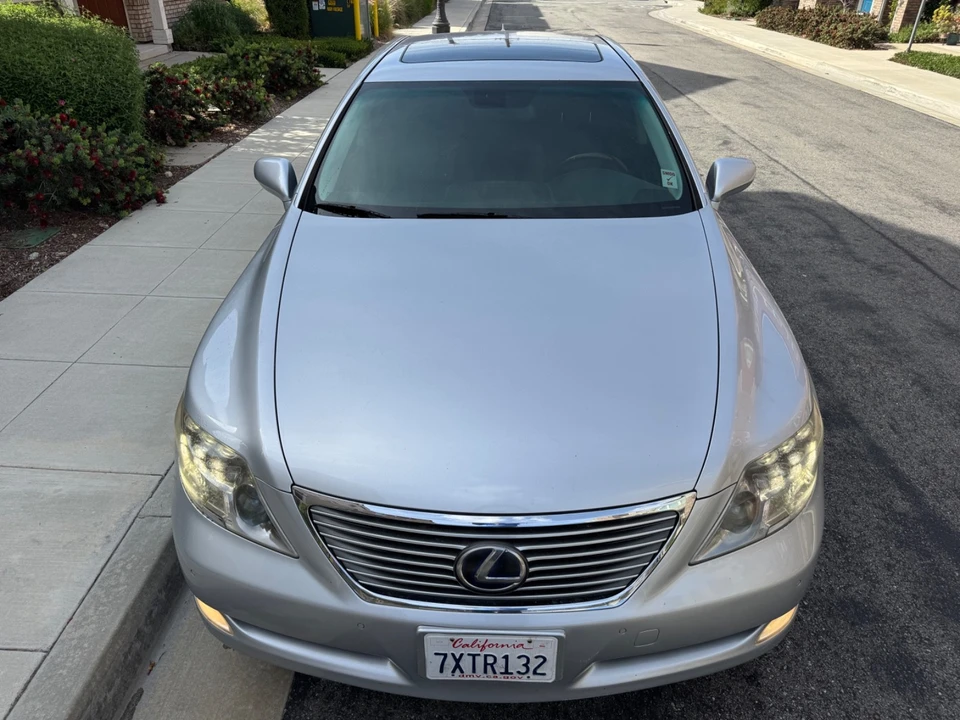 2008 Lexus LS 4th Gen - Image 10 of 31