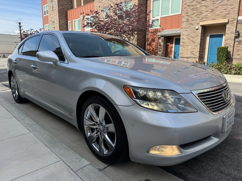 2008 Lexus LS 4th Gen - Image 12 of 31