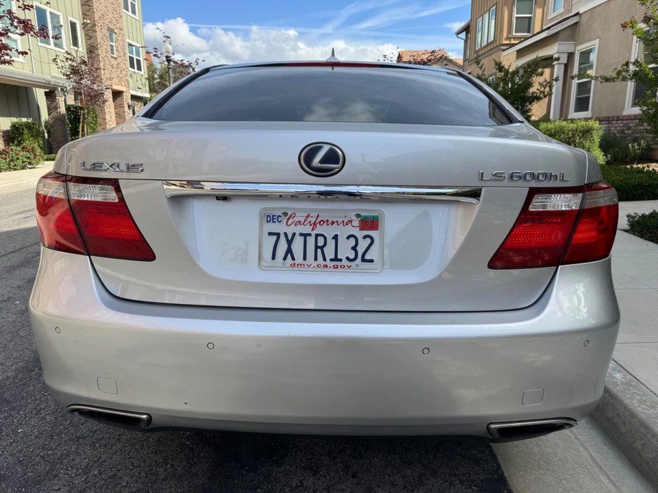 2008 Lexus LS 4th Gen - Image 4 of 31