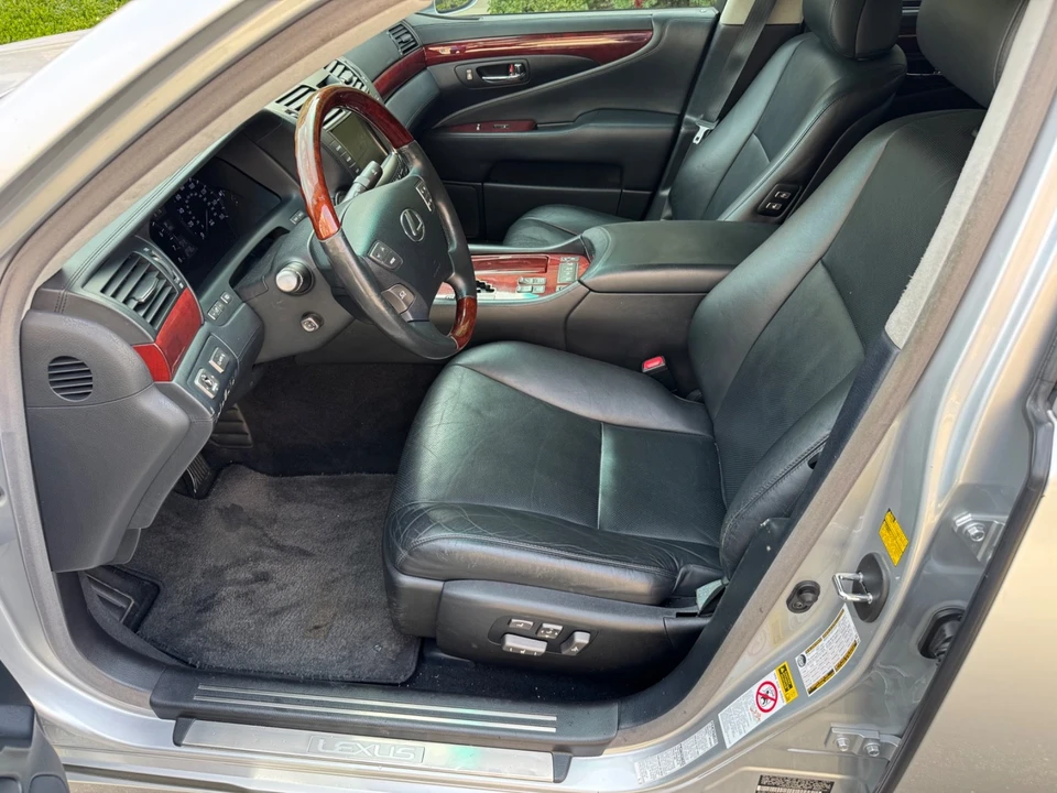 2008 Lexus LS 4th Gen - Image 17 of 31