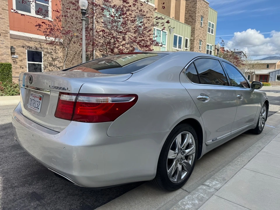 2008 Lexus LS 4th Gen - Image 15 of 31