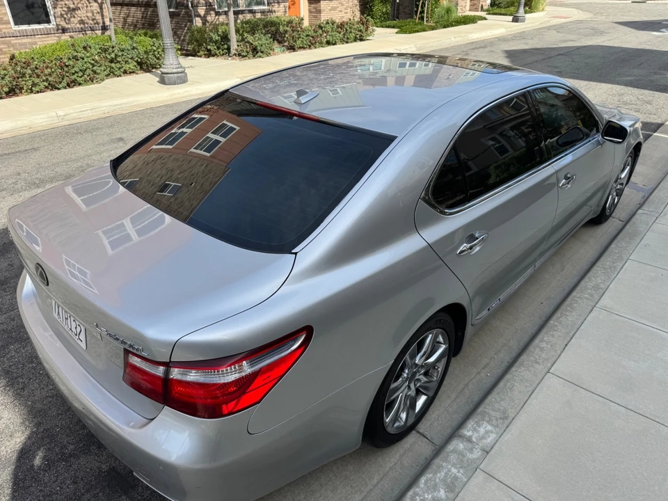 2008 Lexus LS 4th Gen - Image 16 of 31