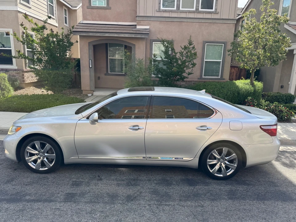 2008 Lexus LS 4th Gen - Image 7 of 31