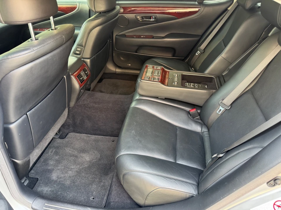 2008 Lexus LS 4th Gen - Image 29 of 31