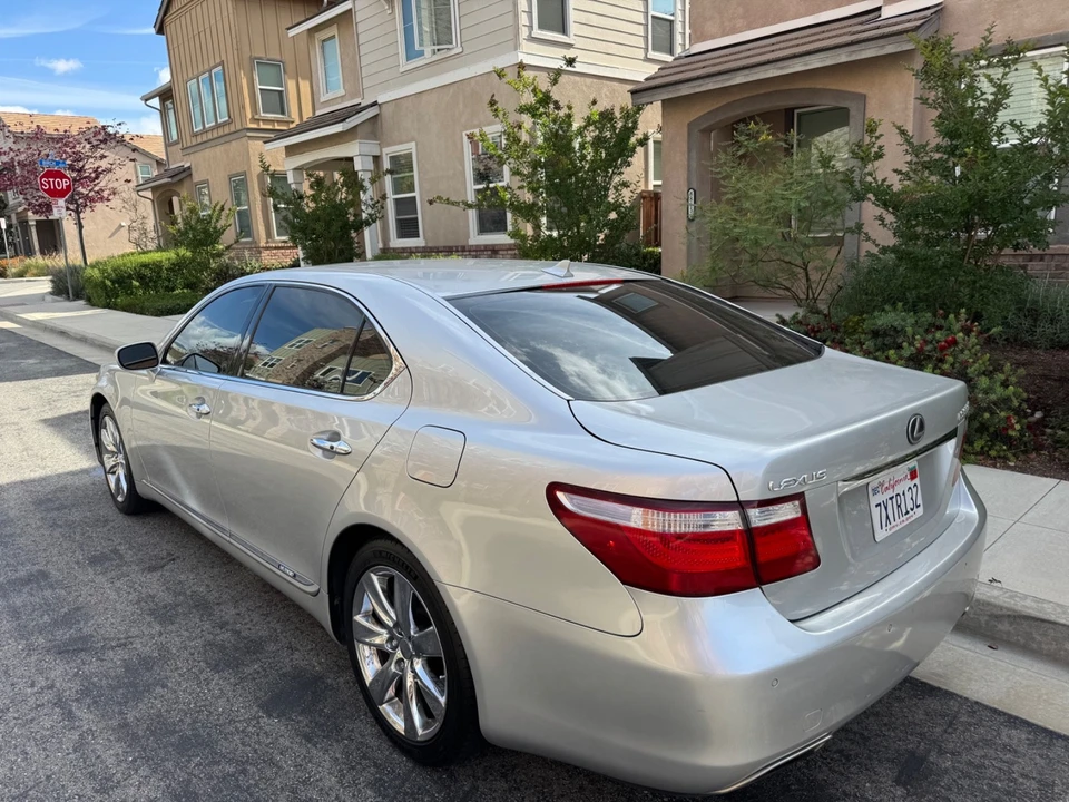 2008 Lexus LS 4th Gen - Image 3 of 31