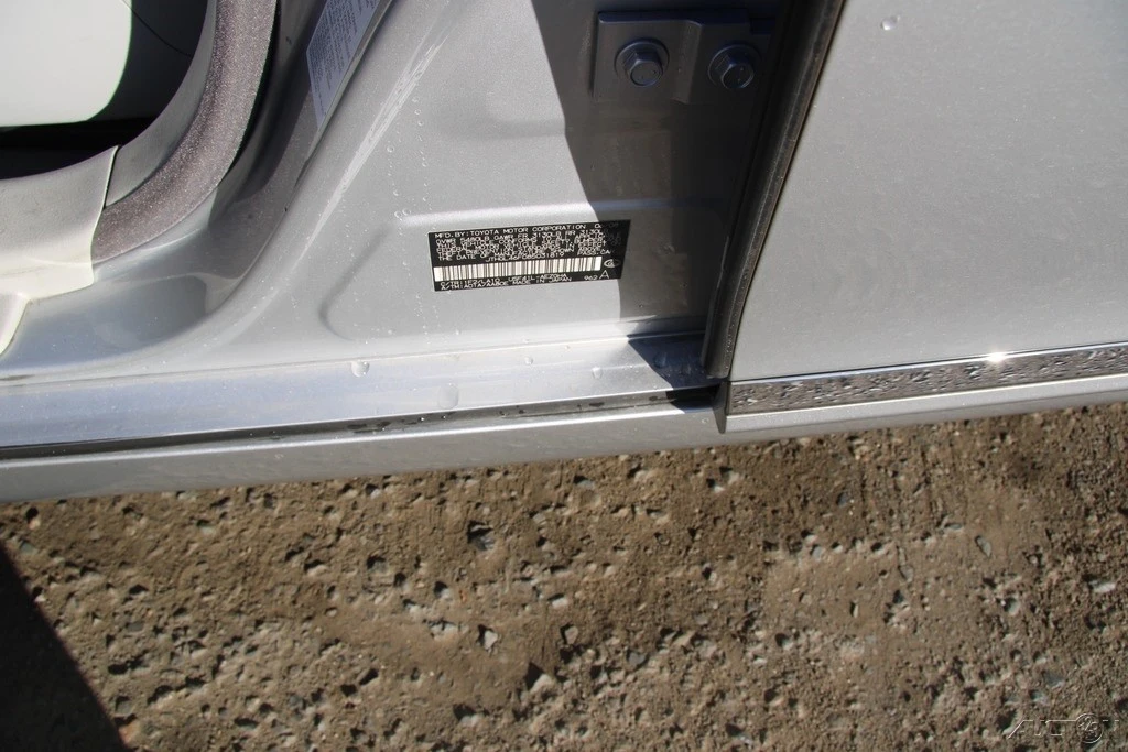 2008 Lexus LS 4th Gen - Image 11 of 21