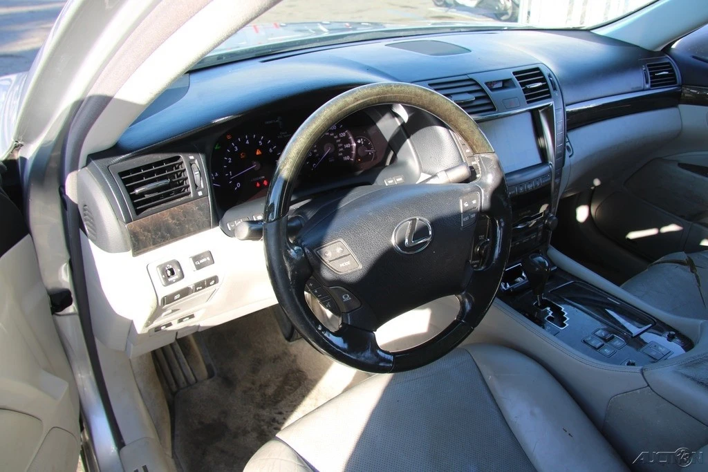 2008 Lexus LS 4th Gen - Image 14 of 21