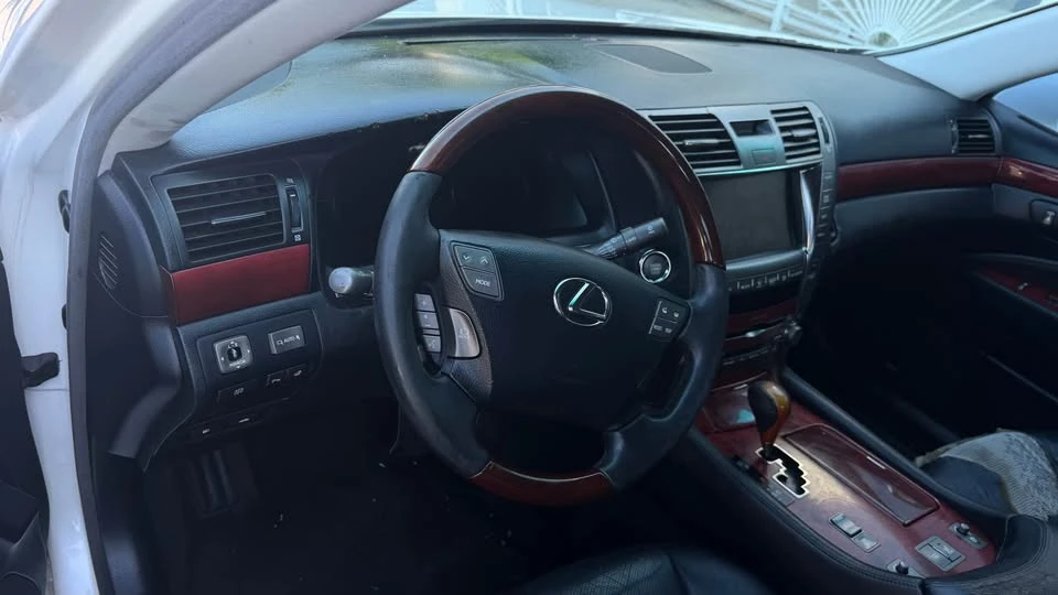 2008 Lexus LS 4th Gen - Image 3 of 5