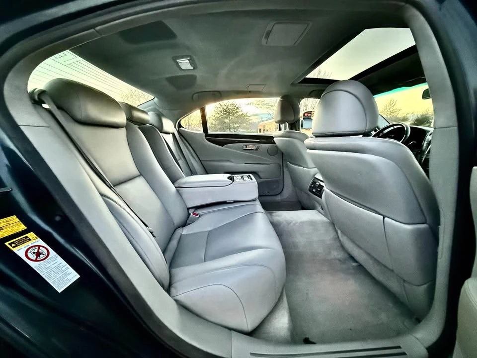 2008 Lexus LS 4th Gen - Image 17 of 19