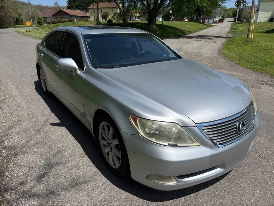 2008 Lexus LS 4th Gen - Image 5 of 8