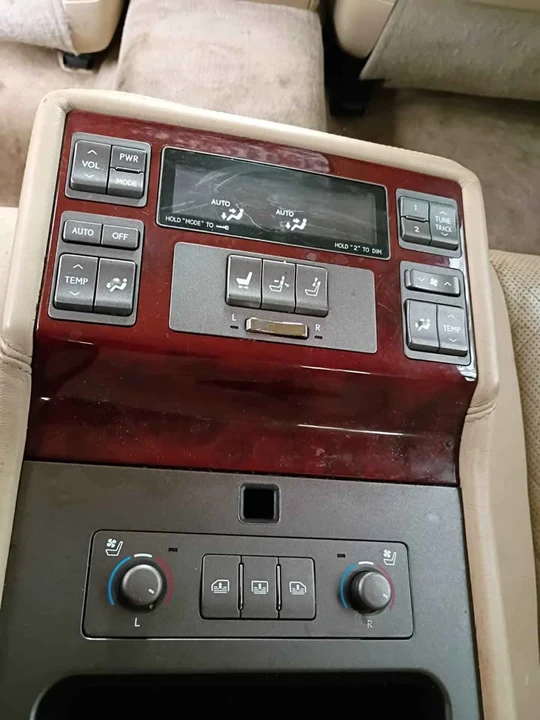 2008 Lexus LS 4th Gen - Image 10 of 20