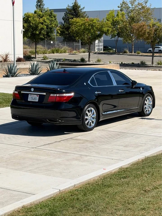 2008 Lexus LS 4th Gen - Image 10 of 20