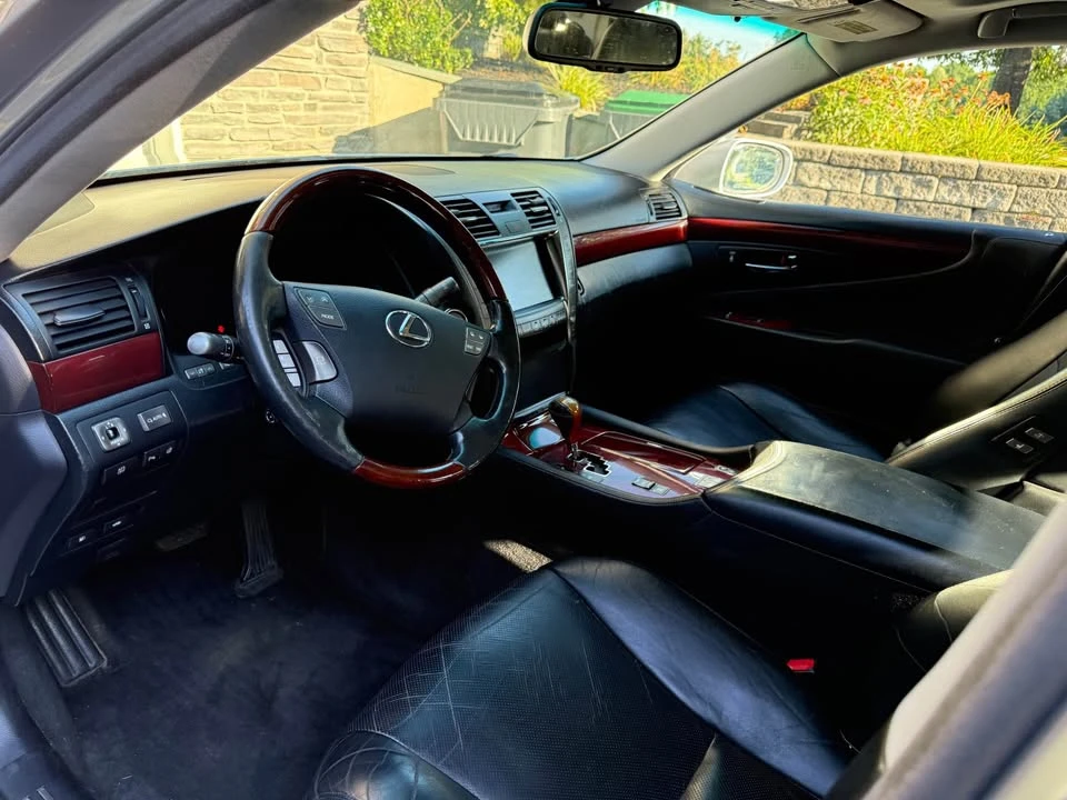 2008 Lexus LS 4th Gen - Image 10 of 14