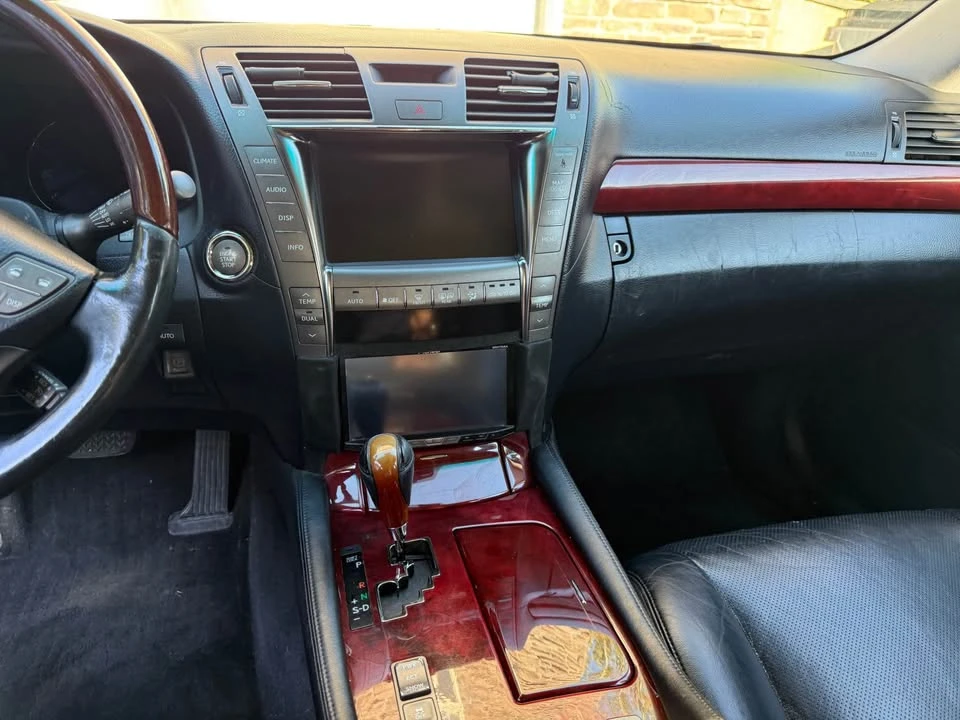 2008 Lexus LS 4th Gen - Image 12 of 14