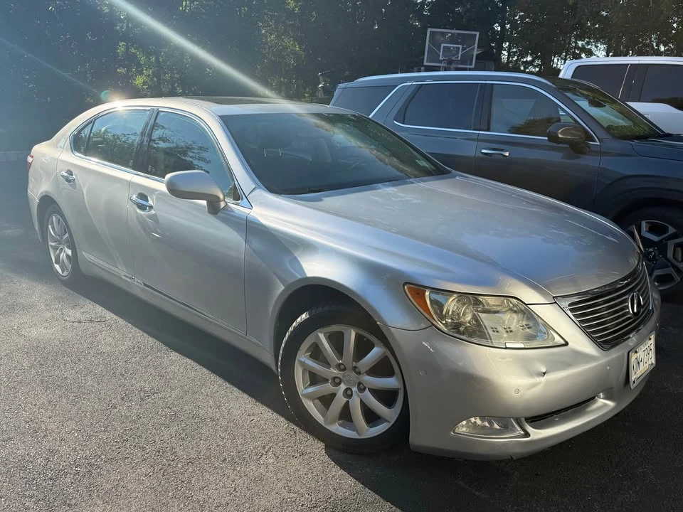 2008 Lexus LS 4th Gen - Image 9 of 14