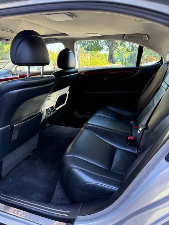 2008 Lexus LS 4th Gen - Image 11 of 14