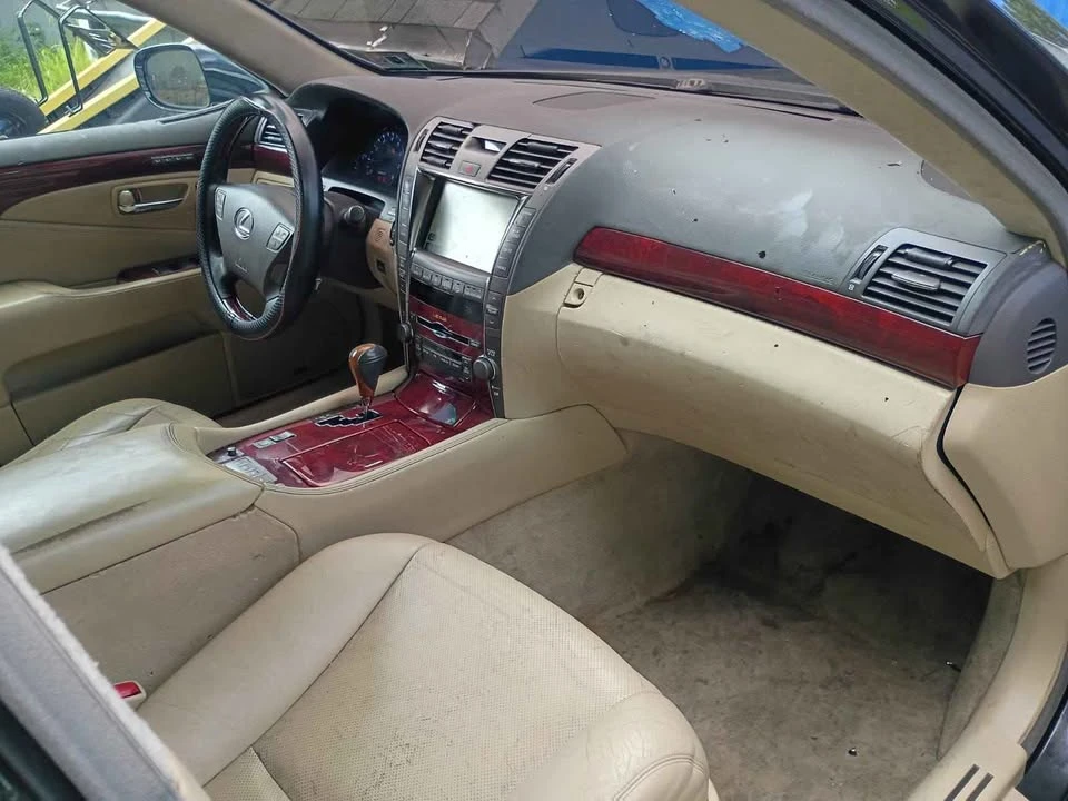 2008 Lexus LS 4th Gen - Image 12 of 13