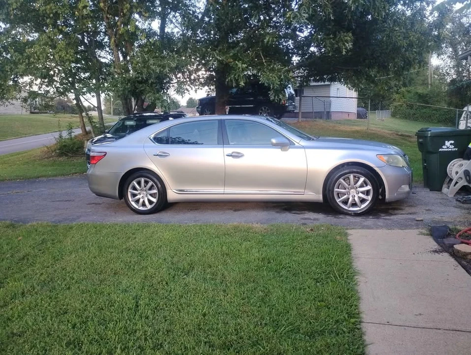 2008 Lexus LS 4th Gen - Image 4 of 6
